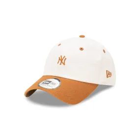 New Era Casual Classic MLB 2-Tone Mini Chainstitch New York Yankees Wine Cork Toasted Peanut