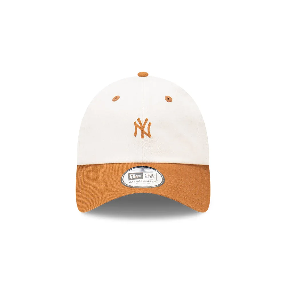 New Era Casual Classic MLB 2-Tone Mini Chainstitch New York Yankees Wine Cork Toasted Peanut